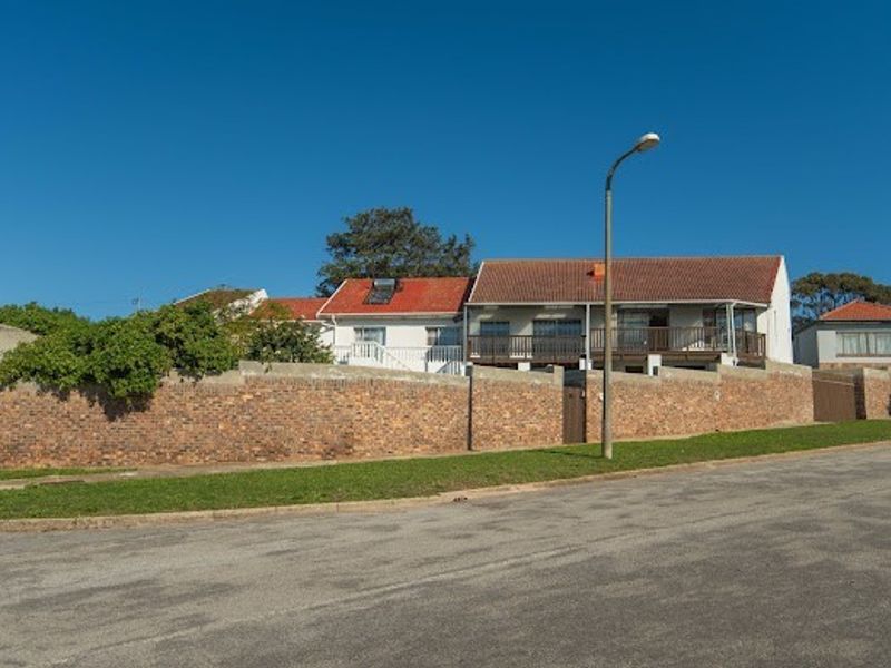 5-Bed Family Home with Pool + Views | Adcockvale - Photo 7