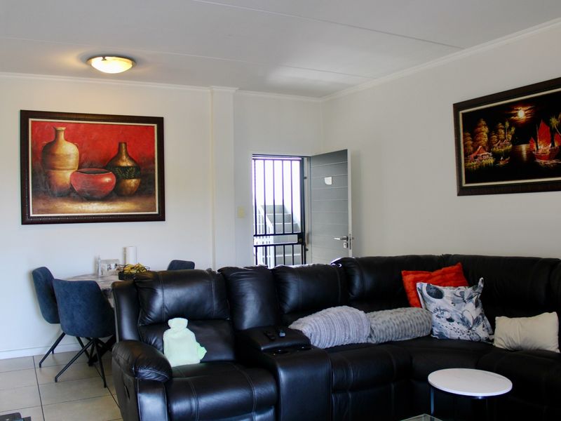 Modern 3-Bed Apartment | Covered Balcony | Gym Access | Pet Friendly - Photo 9