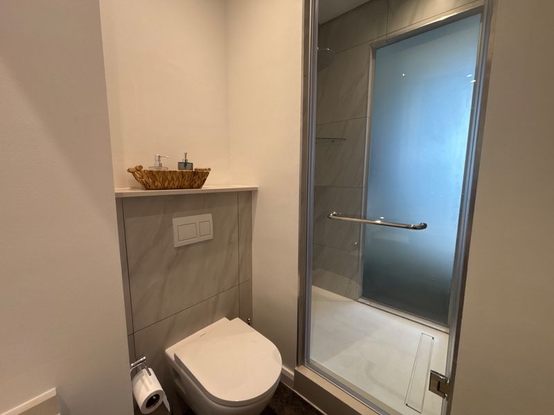 Upmarket 2 bedroom apartment  for sale! - Photo 7