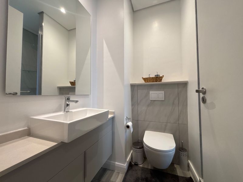 Upmarket 2 bedroom apartment  for sale! - Photo 6
