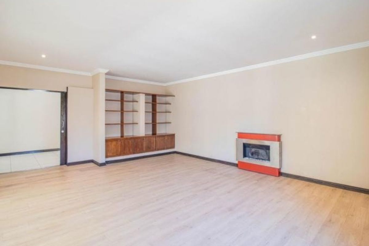 4 Bedroom House For Sale in Bryanston, Sandton - Photo 5