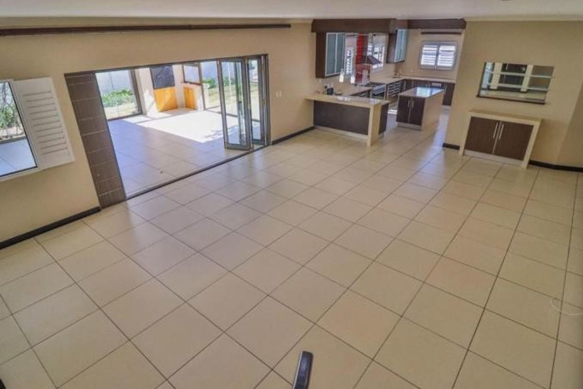 4 Bedroom House For Sale in Bryanston, Sandton - Photo 4