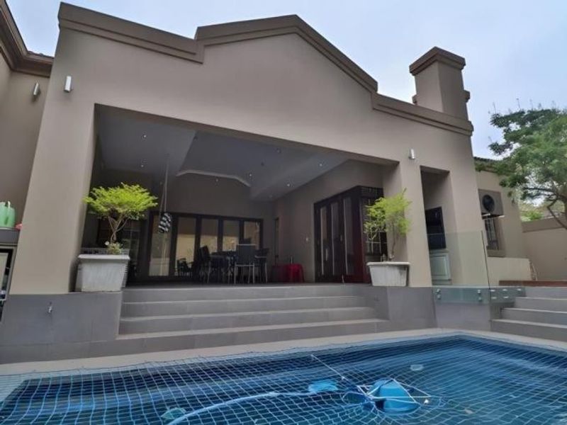 3 Bedroom House For Sale in Bryanston, Sandton - Photo 8