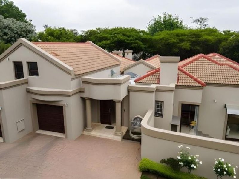 3 Bedroom House For Sale in Bryanston, Sandton - Photo 3