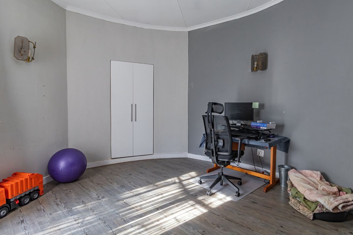 SOMETHING DIFFERENT -FIVE BEDROOM HOUSE IN POPULAR ASPENCRESCENT - SINGLE ENTRY POINT, 24H SECURITY! - Photo 5