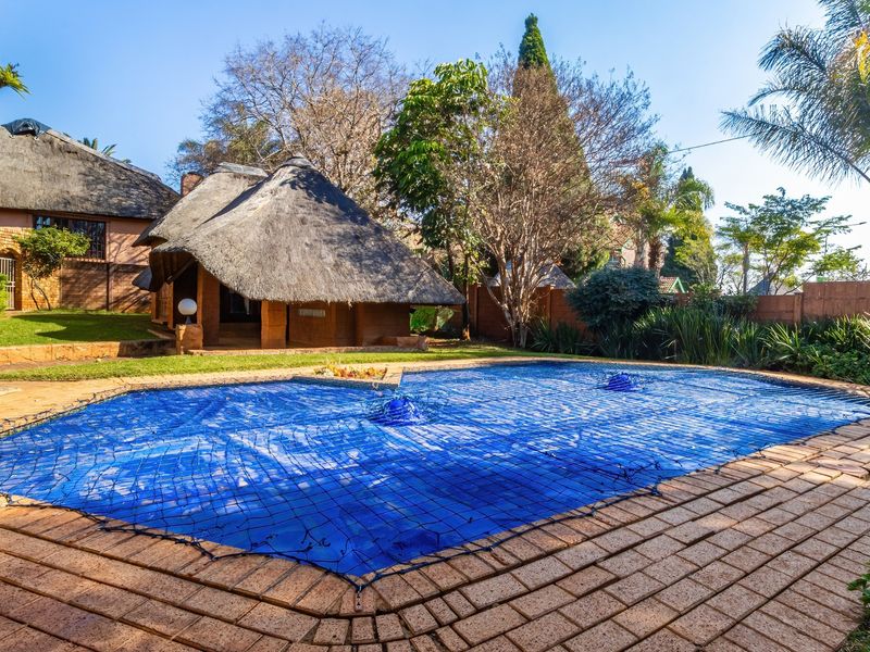 SOMETHING DIFFERENT -FIVE BEDROOM HOUSE IN POPULAR ASPENCRESCENT - SINGLE ENTRY POINT, 24H SECURITY! - Photo 2