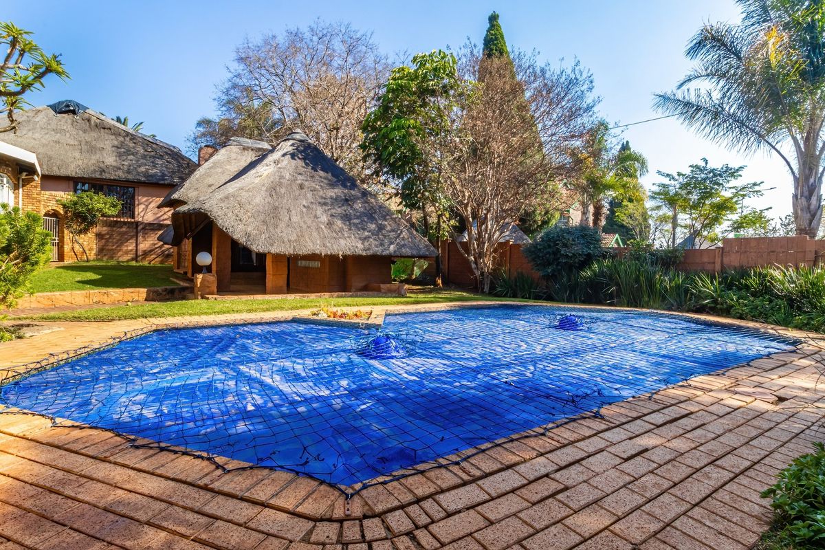 SOMETHING DIFFERENT -FIVE BEDROOM HOUSE IN POPULAR ASPENCRESCENT - SINGLE ENTRY POINT, 24H SECURITY! - Photo 2