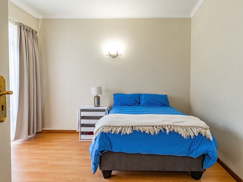 SOMETHING DIFFERENT -FIVE BEDROOM HOUSE IN POPULAR ASPENCRESCENT - SINGLE ENTRY POINT, 24H SECURITY! - Photo 8