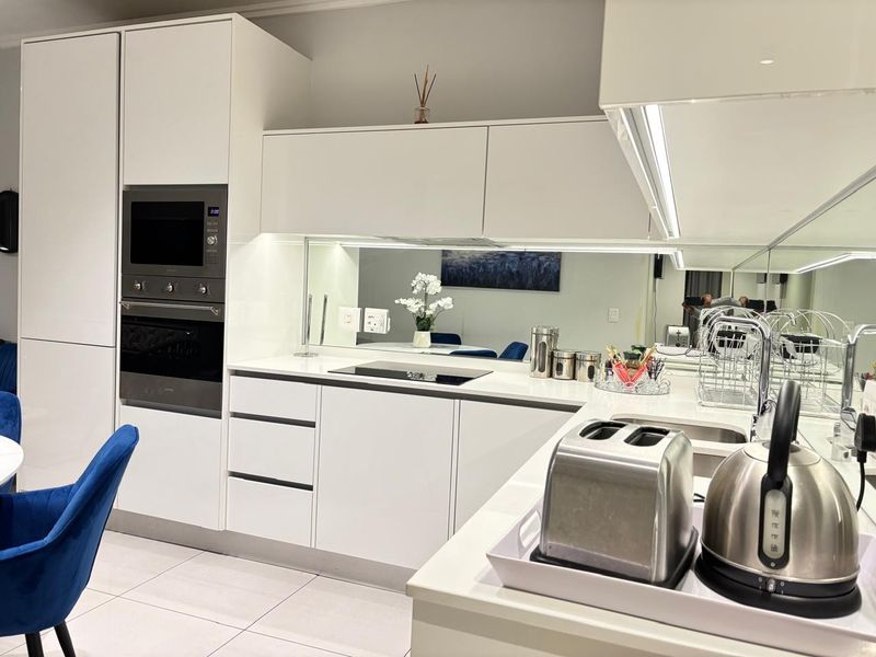 Luxury Two Bedroom Lifestyle Apartment For Sale in Jukskei View, Midrand - Photo 4