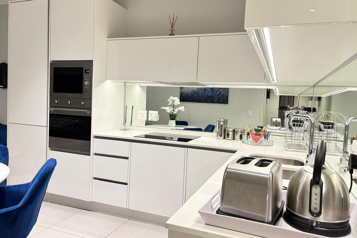 Luxury Two Bedroom Lifestyle Apartment For Sale in Jukskei View, Midrand - Photo 4