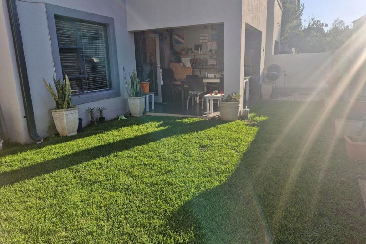 Pet Friendly Lock-Up Go Garden Apartment in Honeydew, Roodepoort - Photo 2