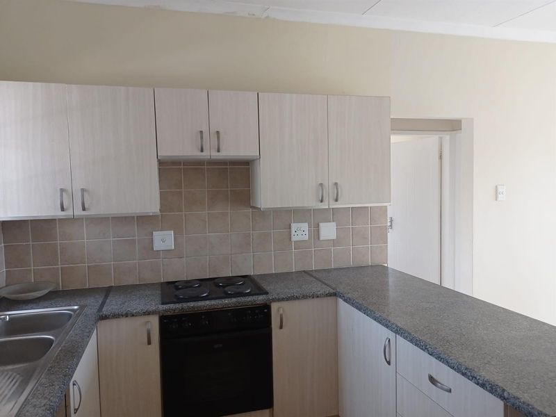 Life is good at the top with this stylish 2 bed 1 bath apartment for sale in Meredale - Photo 1