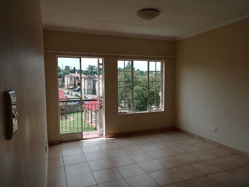 Life is good at the top with this stylish 2 bed 1 bath apartment for sale in Meredale - Photo 6