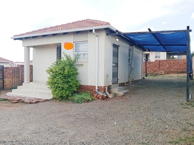 2 Bedroom House To Rent in Glenway Estate, Pretoria - Photo 7