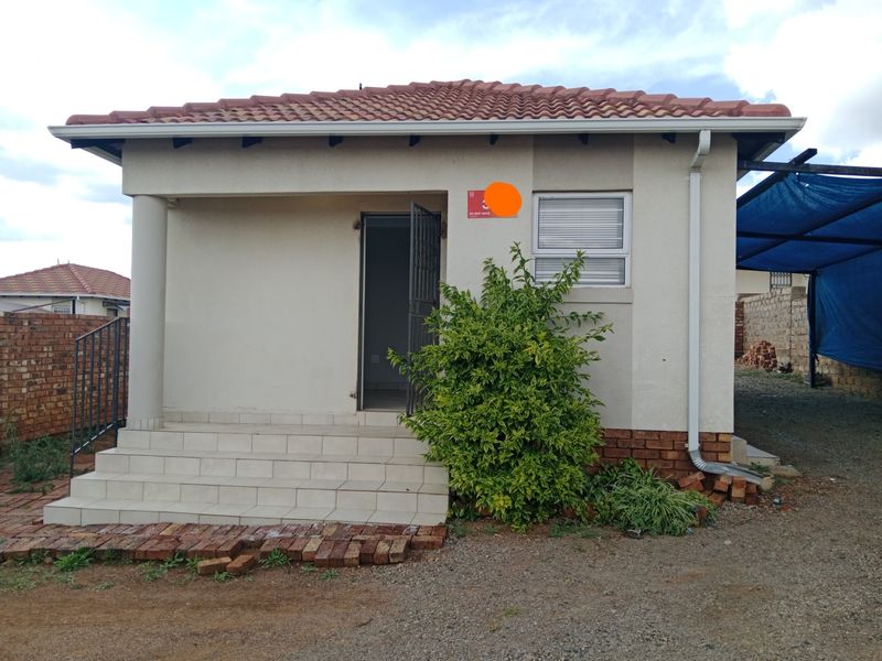 2 Bedroom House To Rent in Glenway Estate, Pretoria - Photo 6