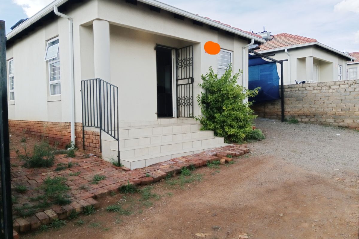 2 Bedroom House To Rent in Glenway Estate, Pretoria - Photo 5