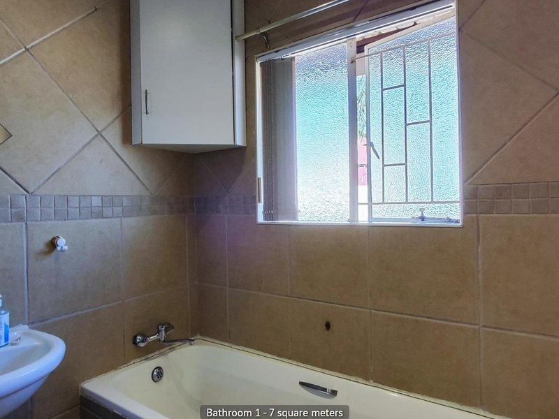 Townhouse For Sale in Norkem Park, Kempton Park - Photo 3