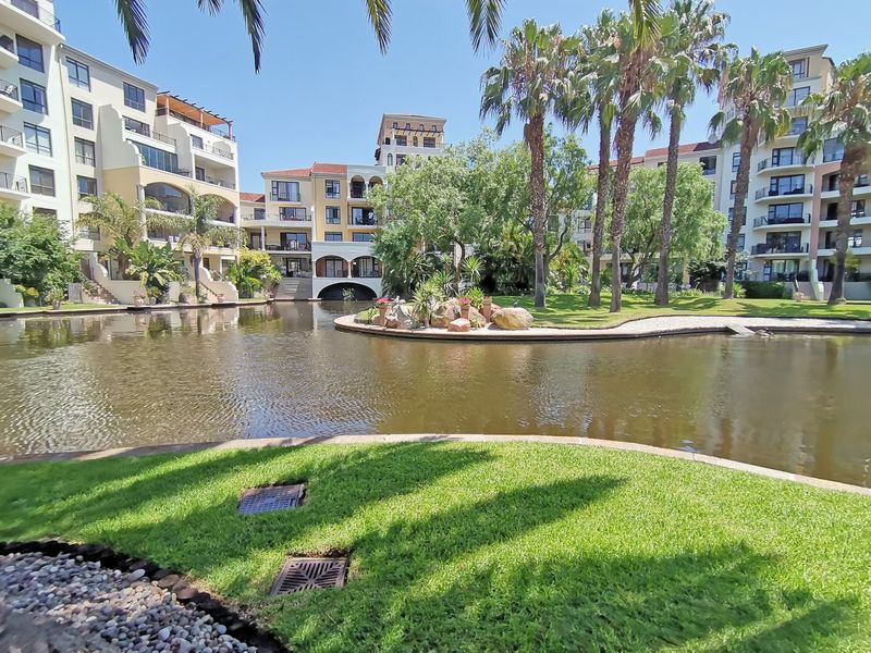 Upmarket Furnished 3 Bedroom Apartment in Century City Marina - Photo 1