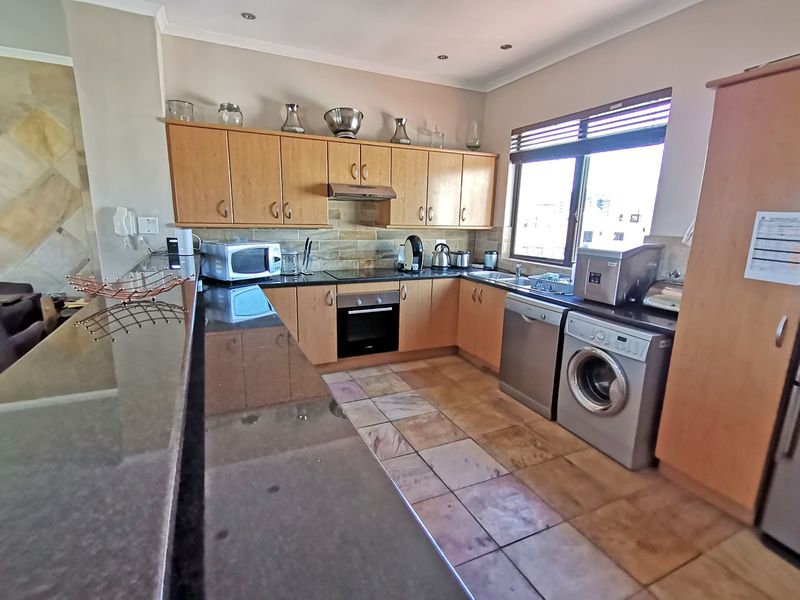 Upmarket Furnished 3 Bedroom Apartment in Century City Marina - Photo 7