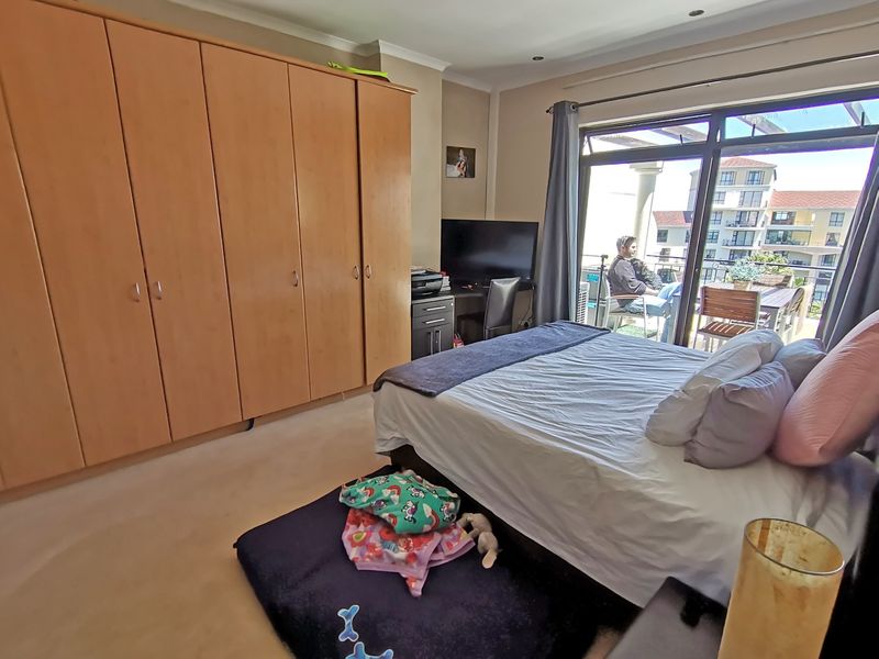 Upmarket Furnished 3 Bedroom Apartment in Century City Marina - Photo 8