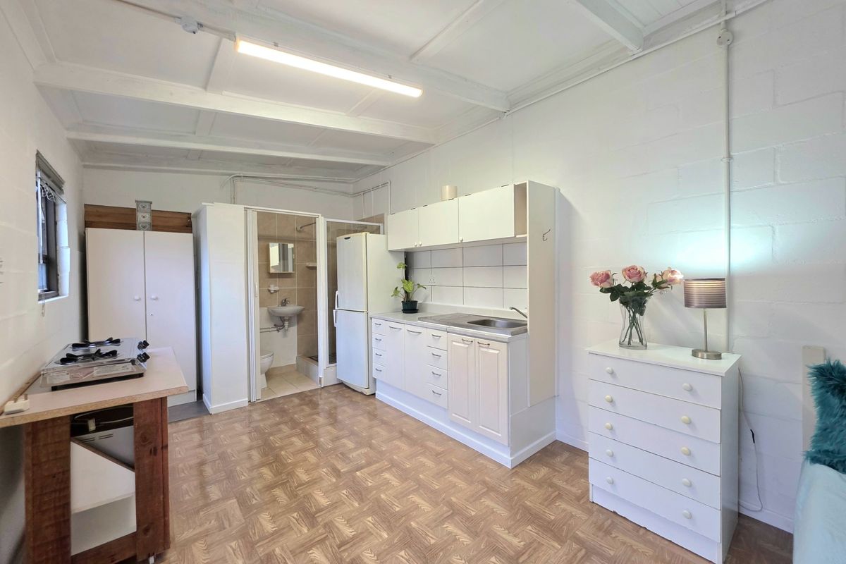TO RENT: Semi-Furnished Bachelor Cottage in Secure Complex - Photo 2
