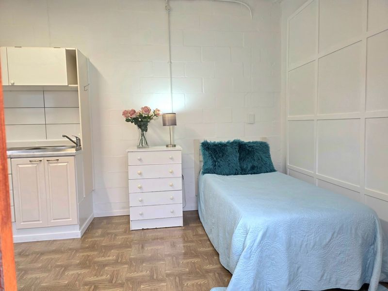 TO RENT: Semi-Furnished Bachelor Cottage in Secure Complex - Photo 4