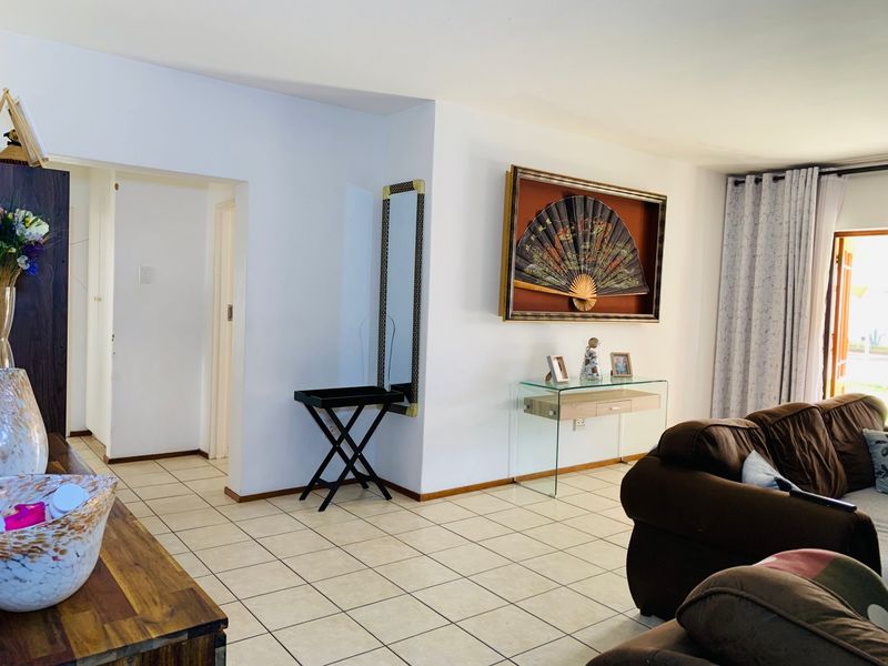 3 bedroom, 2 Bathroom For Sale in Theresapark, Akasia - Photo 7
