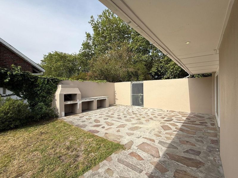 House and office/flat To Rent in Meadowridge, Cape Town - Photo 9