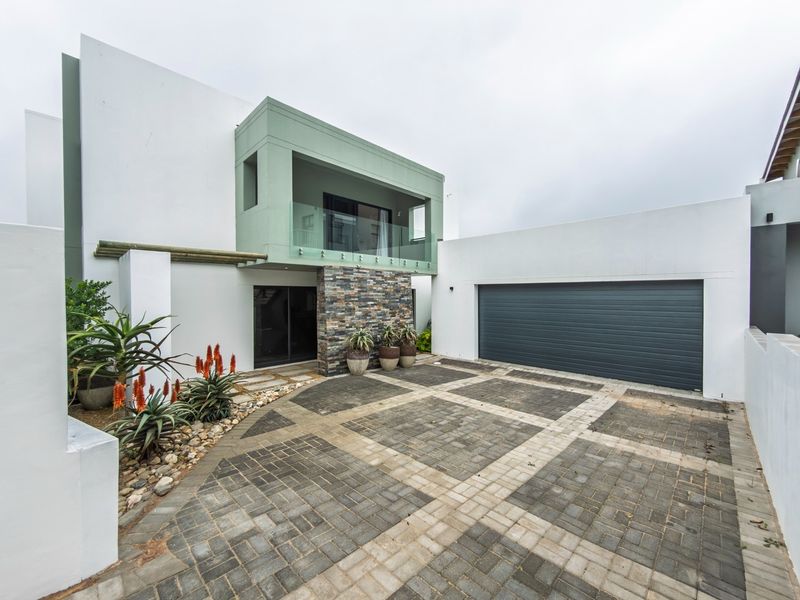 Contemporary Calypso Living, Made for the West Coast - Photo 1