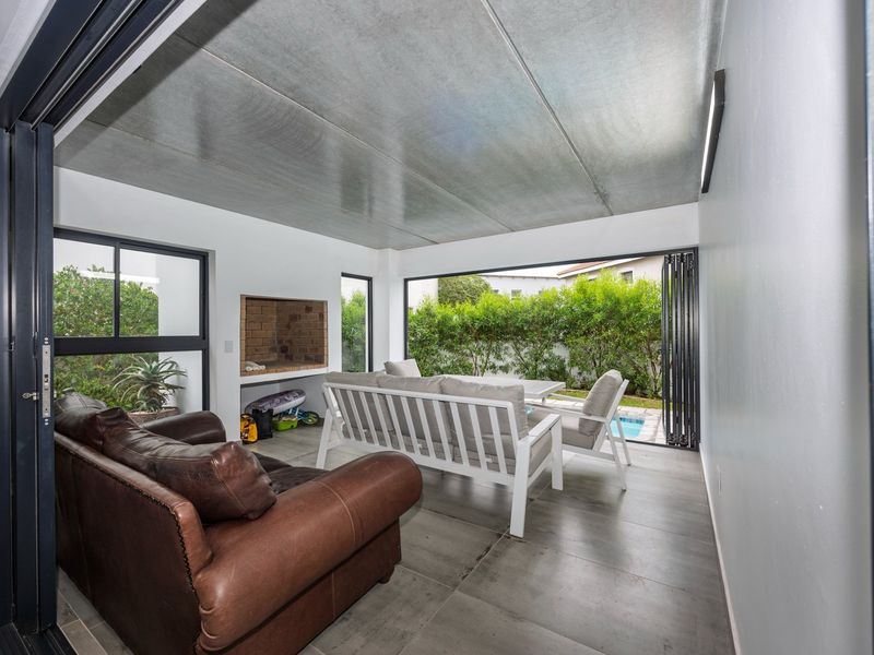 Contemporary Calypso Living, Made for the West Coast - Photo 8