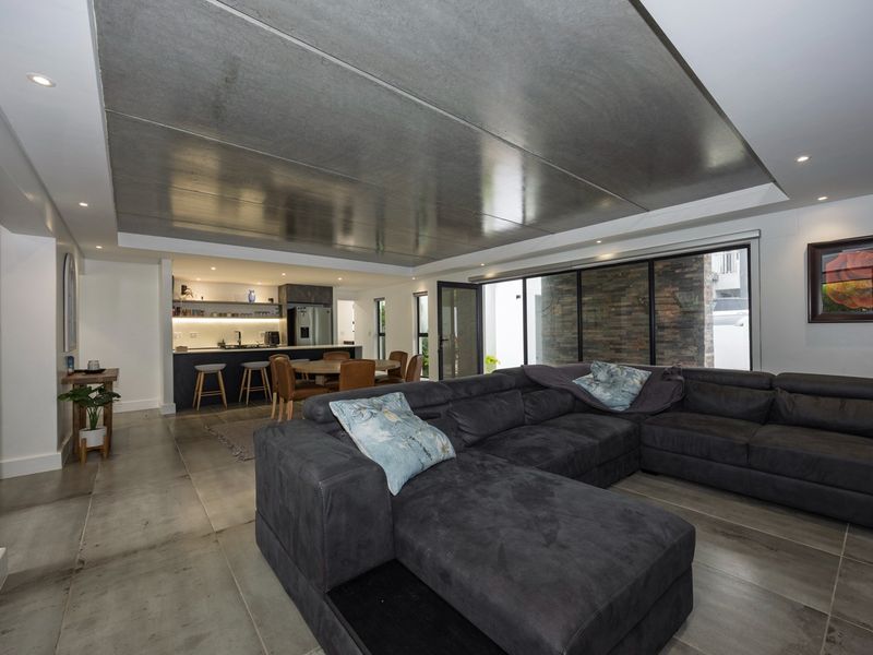 Contemporary Calypso Living, Made for the West Coast - Photo 7