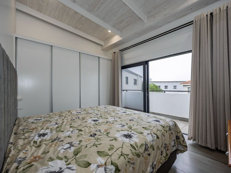 Contemporary Calypso Living, Made for the West Coast - Photo 10