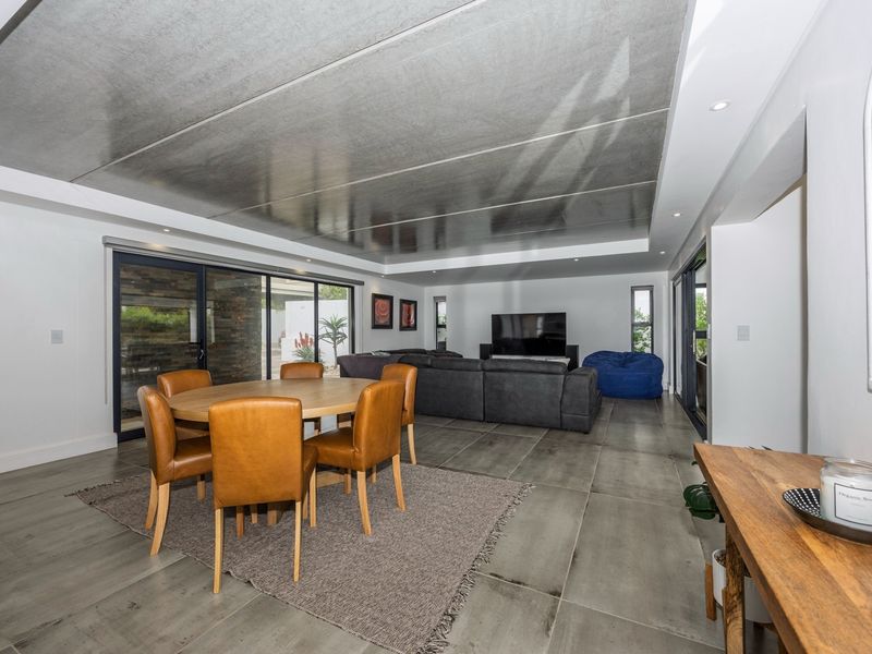 Contemporary Calypso Living, Made for the West Coast - Photo 2