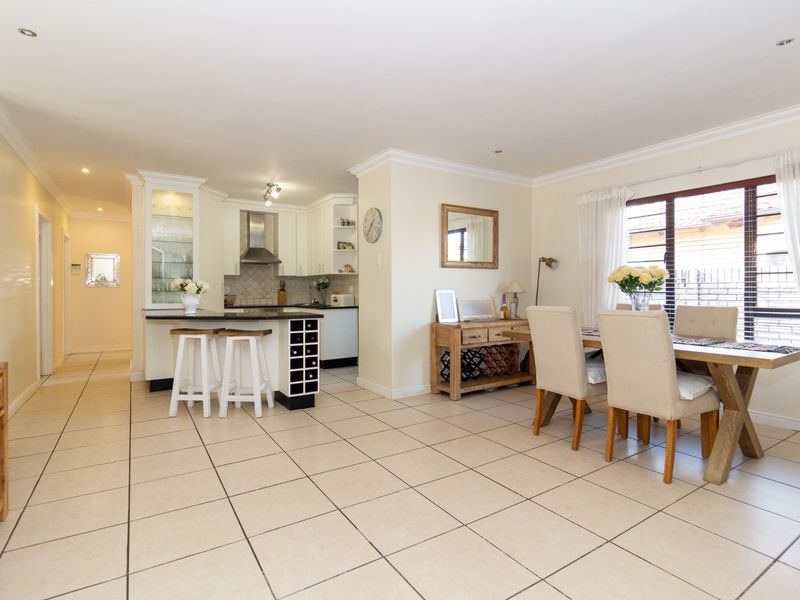 3 Bedroom Family Home for Sale in Casa d'Oro Estate, Summerstrand - Photo 5