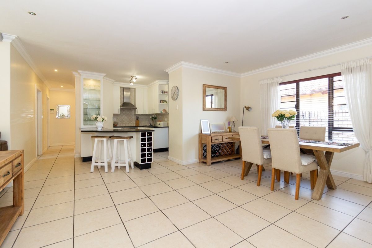 3 Bedroom Family Home for Sale in Casa d'Oro Estate, Summerstrand - Photo 5