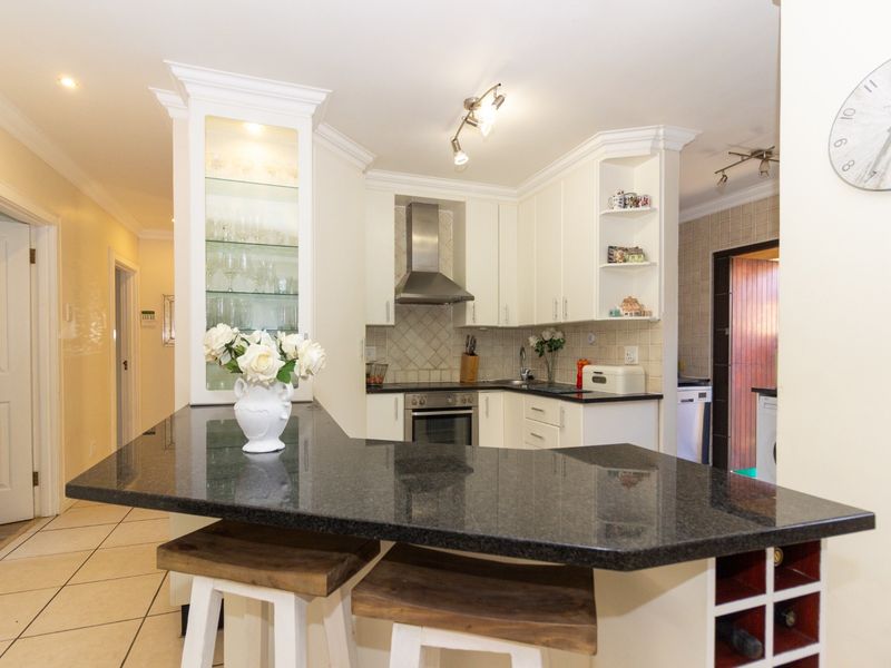 3 Bedroom Family Home for Sale in Casa d'Oro Estate, Summerstrand - Photo 10