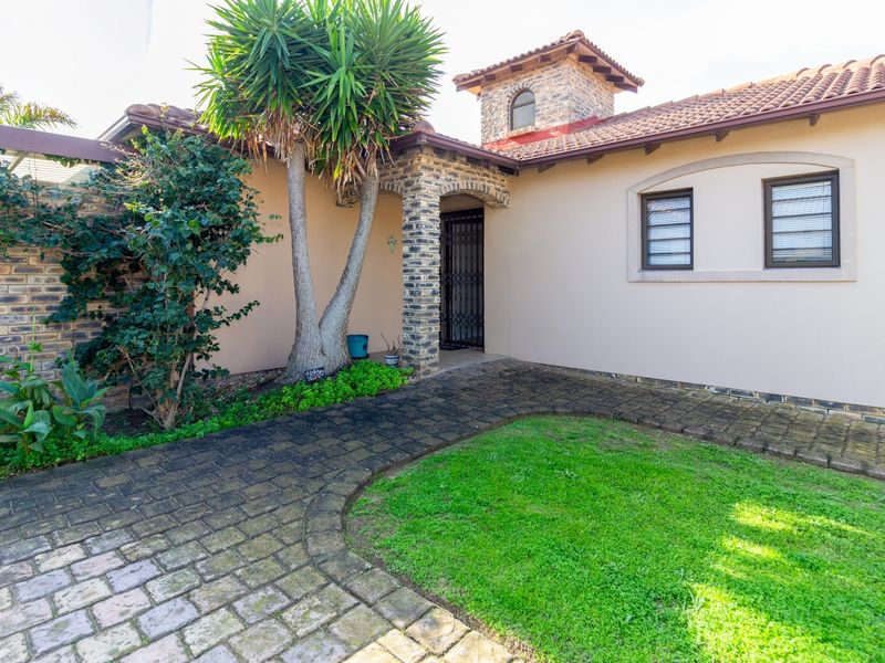 3 Bedroom Family Home for Sale in Casa d'Oro Estate, Summerstrand - Photo 3
