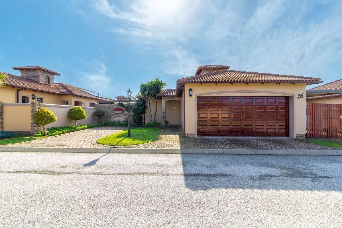 3 Bedroom Family Home for Sale in Casa d'Oro Estate, Summerstrand - Photo 2