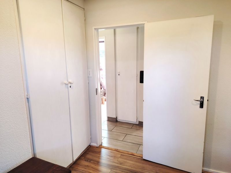 Townhouse To Rent in Northwold, Randburg - Photo 6