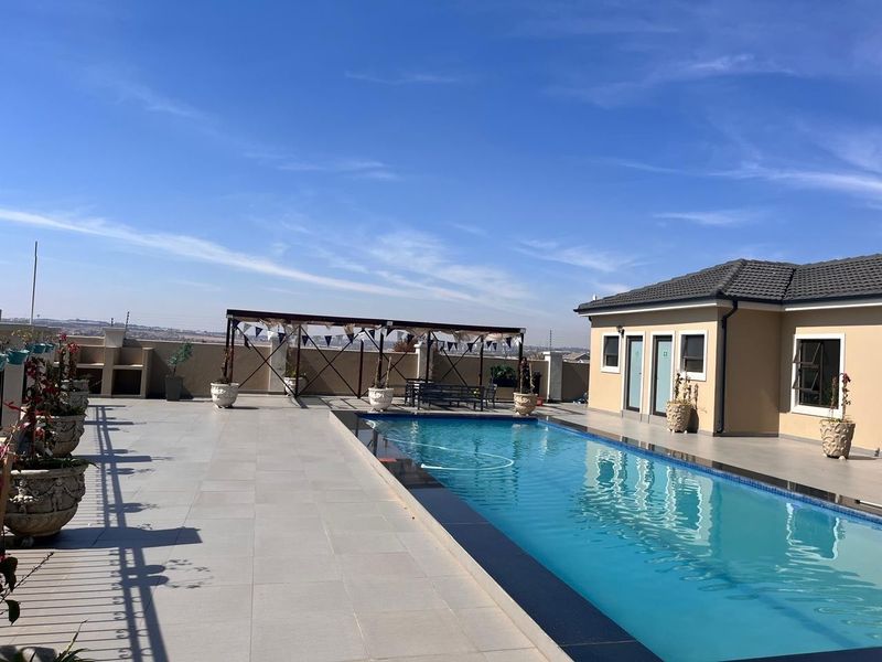Apartment To Rent in Blue Hills, Midrand - Photo 1
