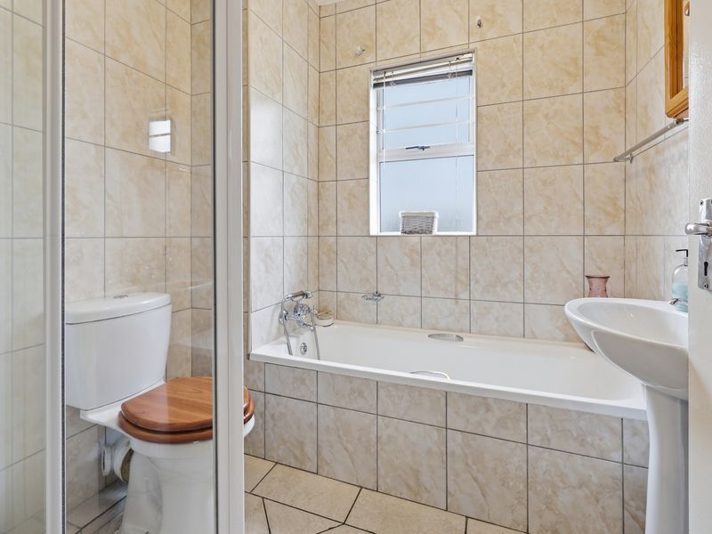 3 Bedroom Apartment For Sale in Stellenbosch - Photo 5