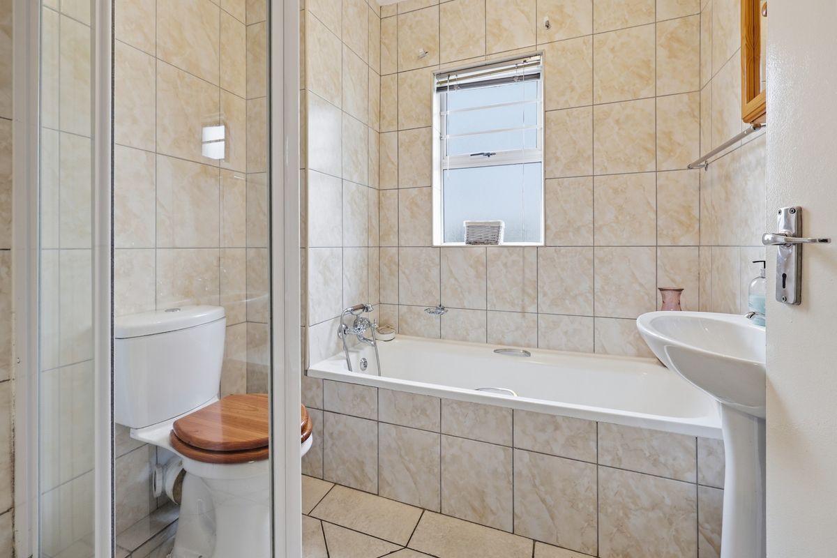 3 Bedroom Apartment For Sale in Stellenbosch - Photo 5