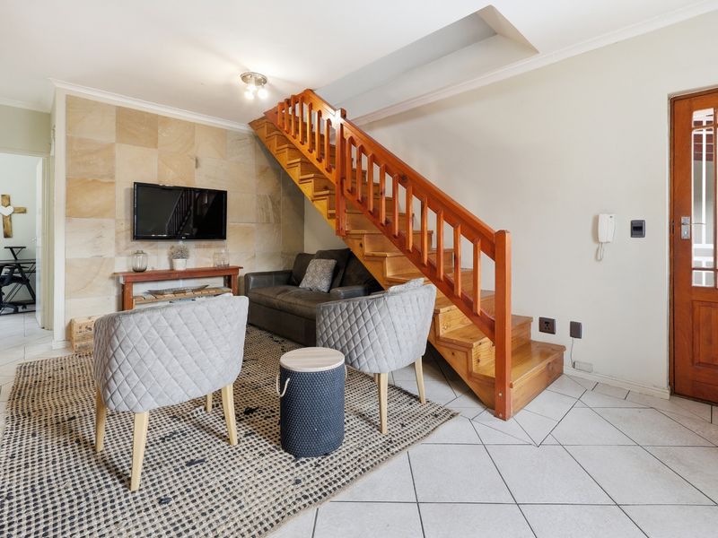 3 Bedroom Apartment For Sale in Stellenbosch - Photo 4