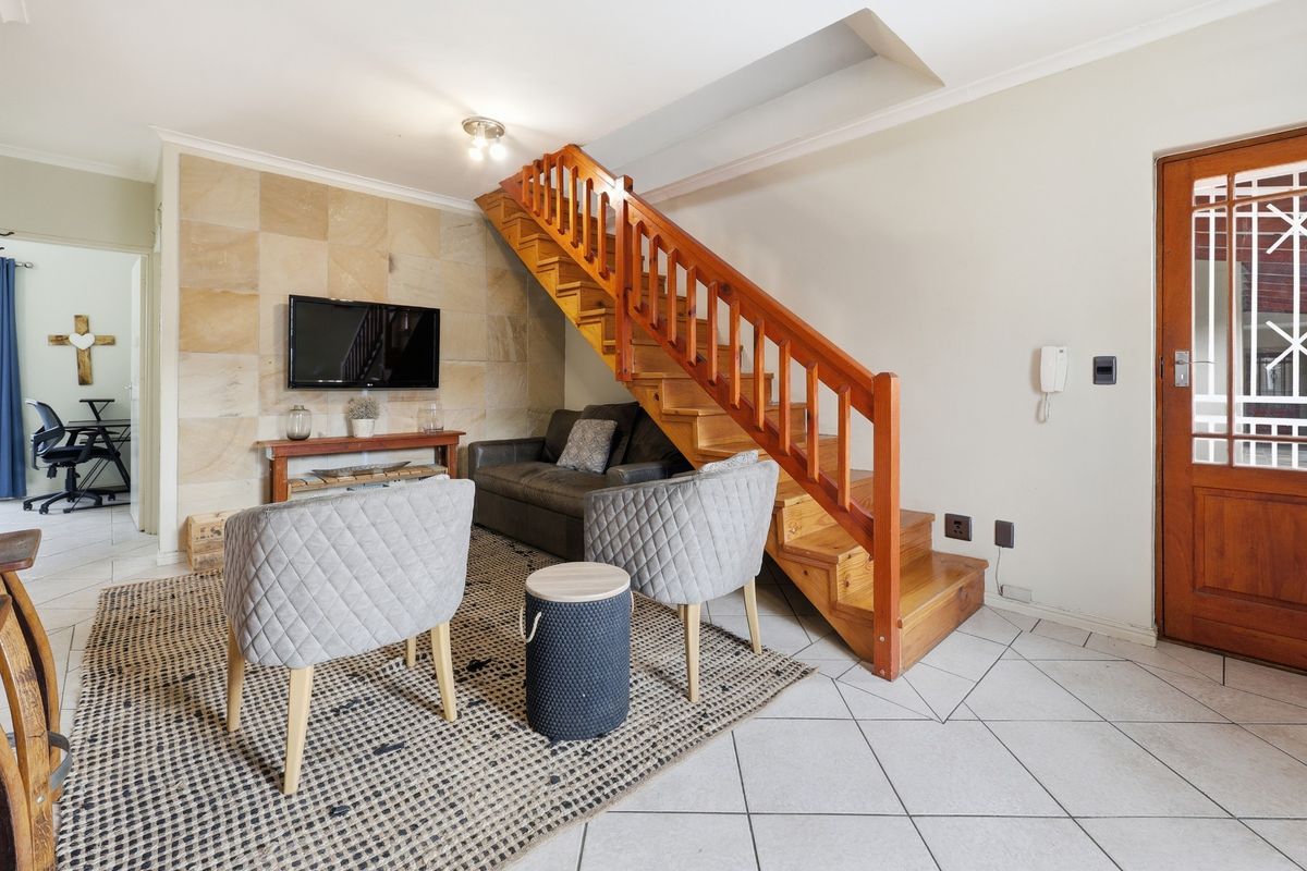 3 Bedroom Apartment For Sale in Stellenbosch - Photo 4
