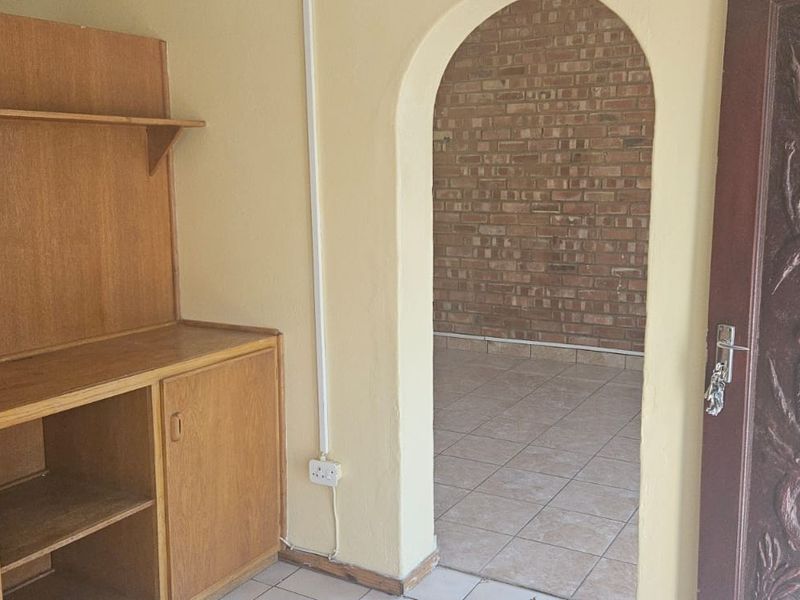 Neat Rental Property in Beaconsfield - Photo 6