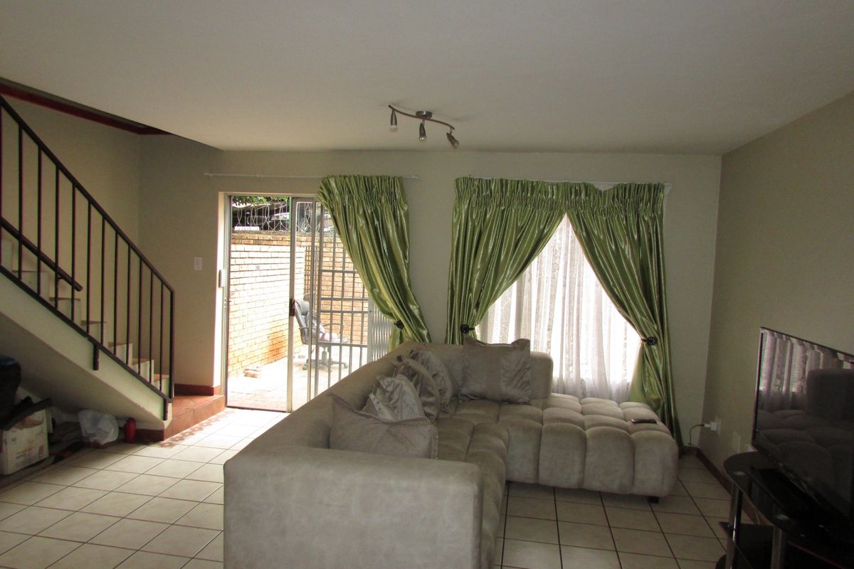 Spacious Duplex Apartment - Photo 5