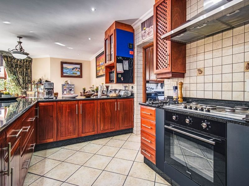 House For Sale in Glen Erasmia Boulevard - Photo 4