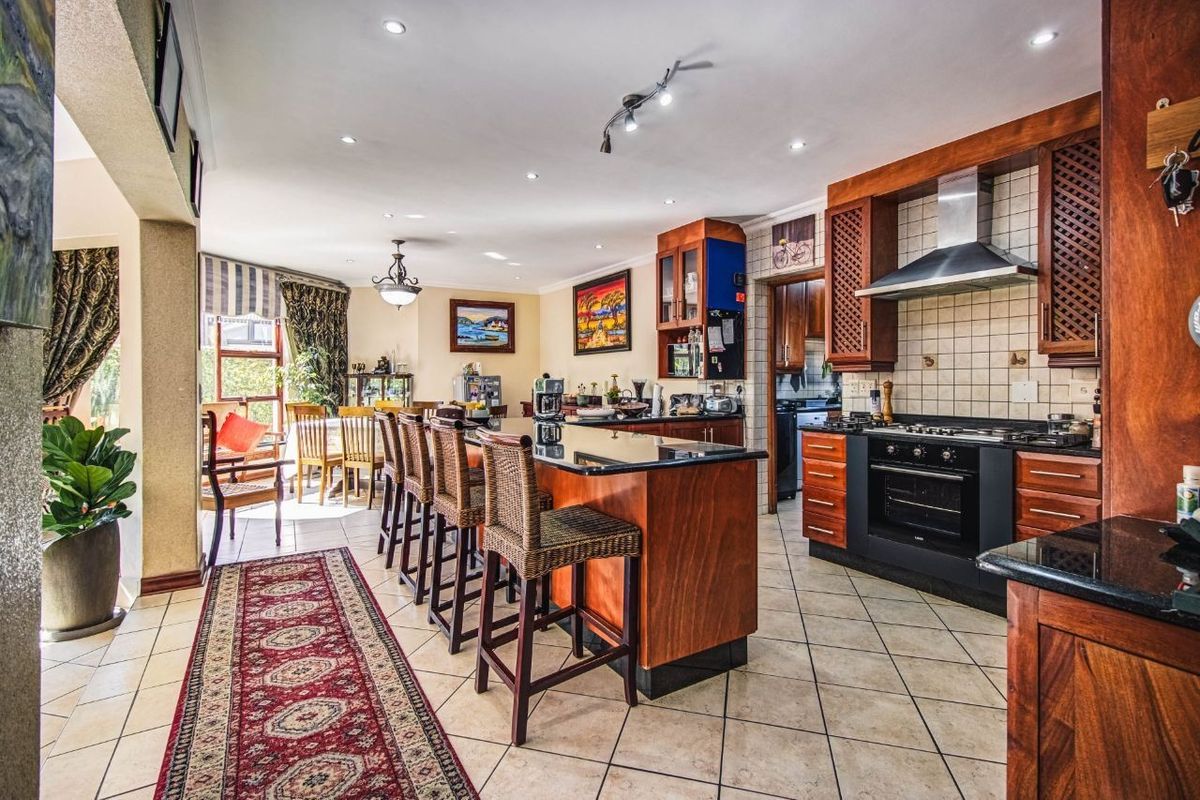 House For Sale in Glen Erasmia Boulevard - Photo 3