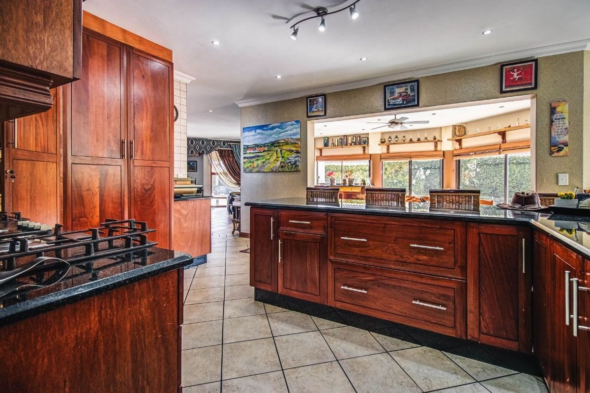 House For Sale in Glen Erasmia Boulevard - Photo 5