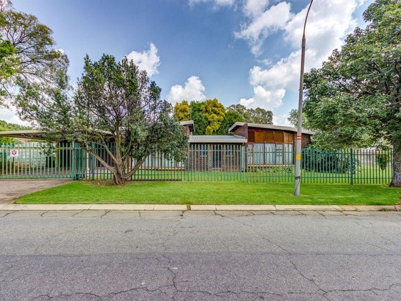 House For Sale in Glen Marais, Kempton Park - Photo 2